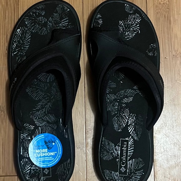 Columbia Sandles - Picture 1 of 4